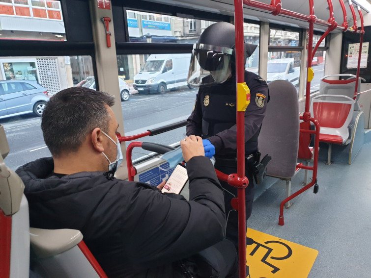 Estos son los consejos oficiales para limpiar bien las mascarillas reutilizables