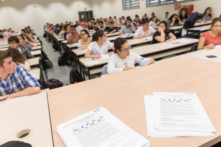 Aprobado general, el rompecabezas de los universitarios: “Si ya salimos de las carreras sin saber nada, si nos regalan los aprobados…”