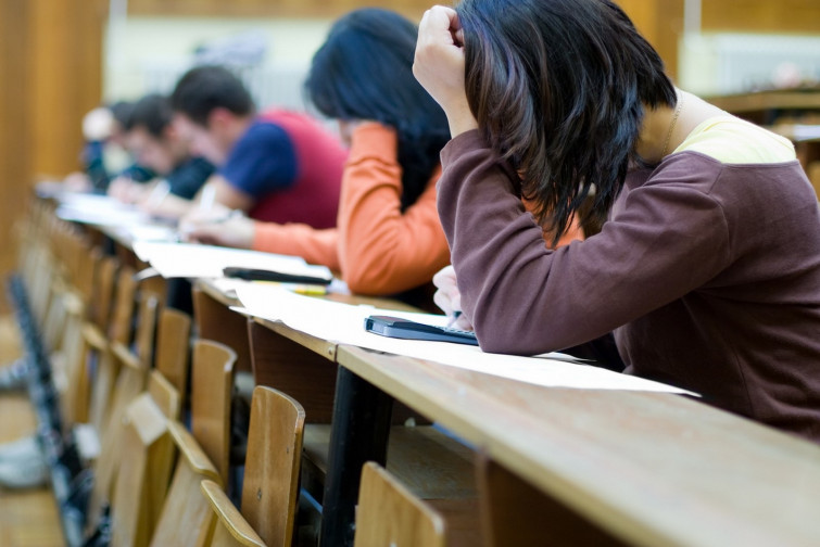 ​Exámenes telemáticos para alumnos sin internet: los universitarios gallegos cargan contra las tres universidades y los exámenes online