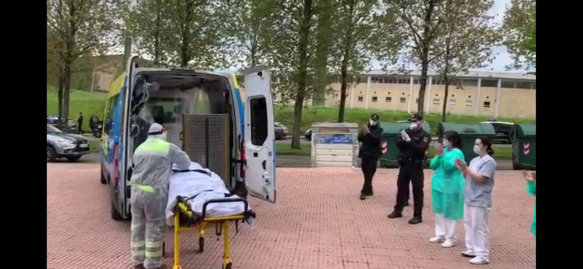 Una mujer de 100 años supera el coronavirus y regresa a la residencia DomusVi San Lázaro (Santiago)