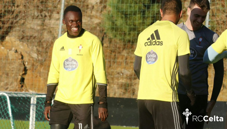 ​Pione Sisto se deja ver por A Madroa por primera vez desde marzo