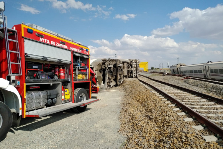 Uno de los maquinistas del Alvia siniestrado pierde la vida, además del conductor del vehículo contra el que impactó el tren