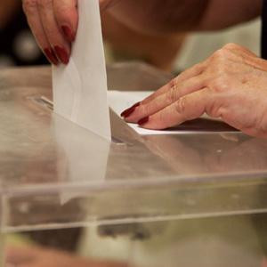 Encuestas madrugadoras contra a izquierdas dispersas