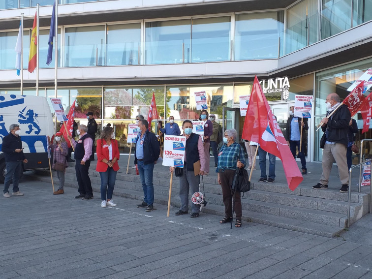 ​Protestas ante residencias gallegas para denunciar la precariedad de los trabajadores de los centros