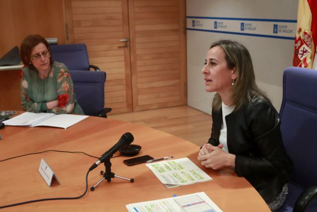 La conselleira de Infraestruturas e Mobilidade, Ethel Vázquez, en rueda de prensa junto a la directora de Augas de Galicia, Teresa Gutiérrez