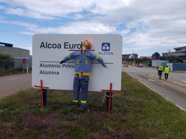 Miles de lucenses marchan de noche para clamar contra el ERE en Alcoa San Cibrao (vídeo)