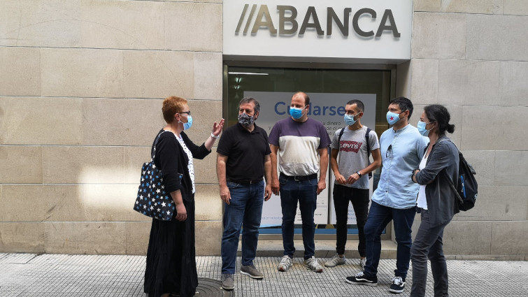 ​Abanca ganó más de 400 millones en 2019 “a base de sablazos” con sus comisiones, denuncia el BNG