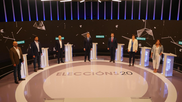 El presidente de la Xunta de Galicia candidato a la reelección por el PP, Alberto Núñez Feijóo, el candidato a la Presidencia de la Xunta de Marea Galeguista, Pancho Casal, del PSdeG, Gonzalo Caballero, del BNG, Ana Pontón, de la coalición Galicia en Comú