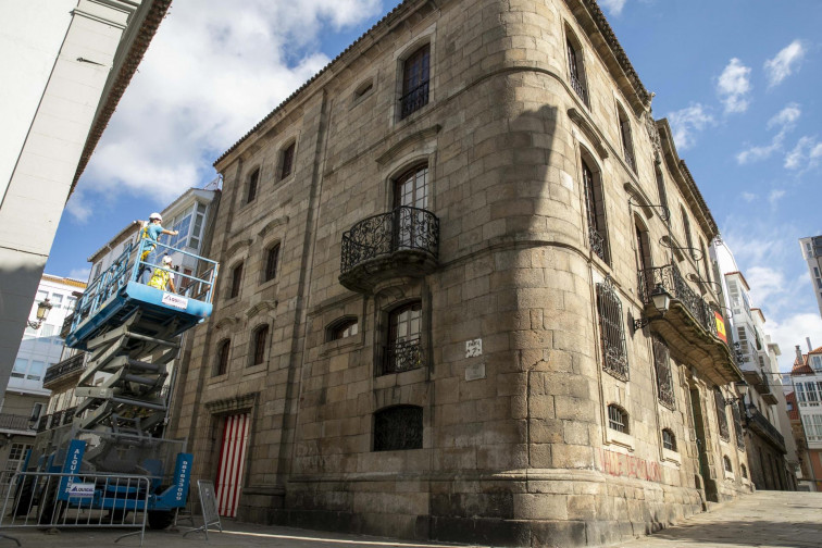 La familia Franco intenta vender la Casa Cornide de A Coruña, mientras se celebra el proceso para devolver el Pazo de Meirás