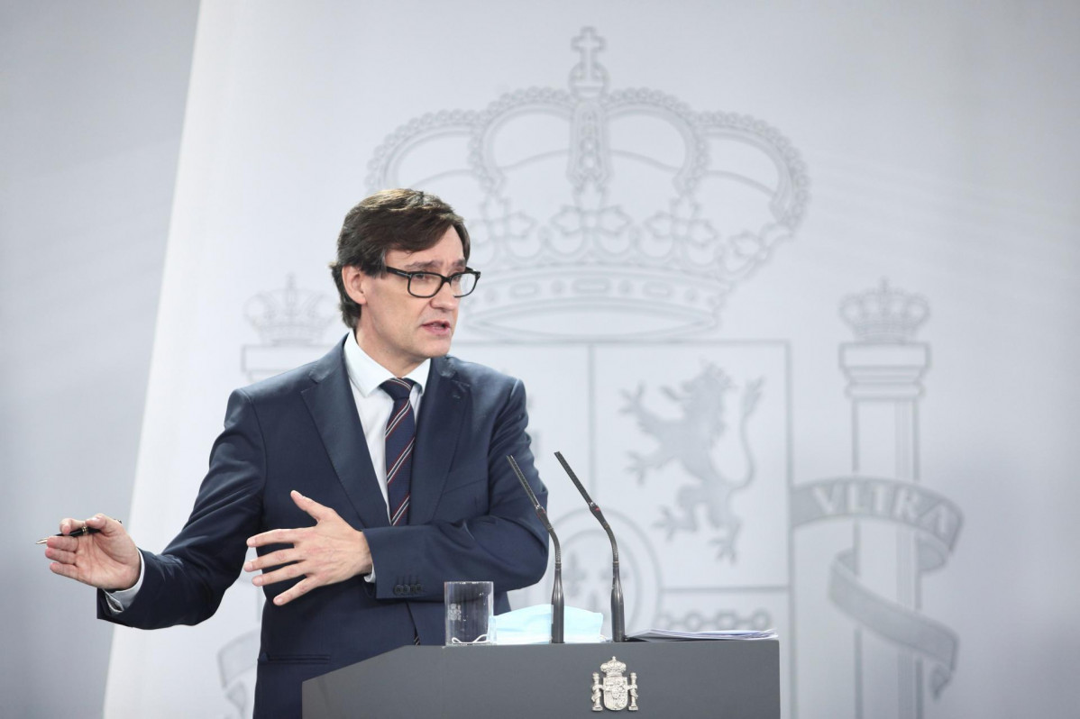 El ministro de Sanidad, Salvador Illa, durante su intervención en una rueda de prensa sobre la recogida y actualización de las series de datos epidemiológicos en España, en Madrid (España), a 19 