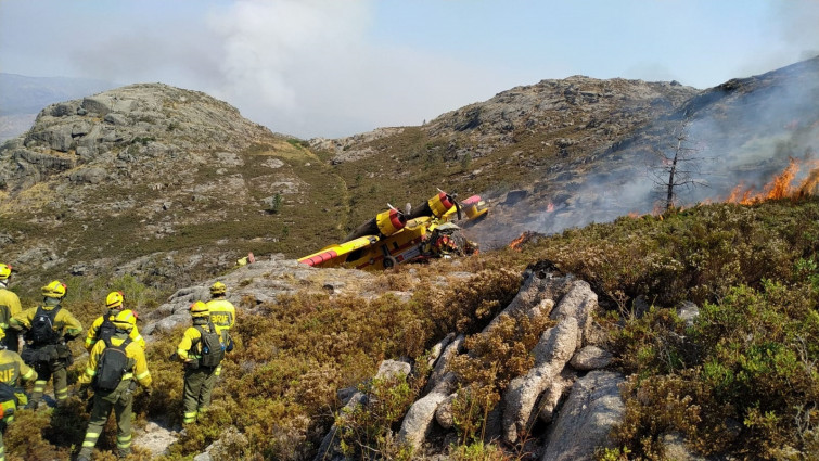 70 hectáreas quemadas ya en el fuego del Lobios en el que murió un tripulante de hidroavión