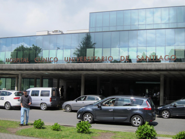 Brote de coronavirus en el hospital de Santiago entre una docena de trabajadores del servicio de cocina