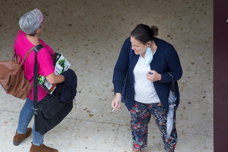 Nuevo plan de Sanidad aborda si prohibir fumar en las terrazas