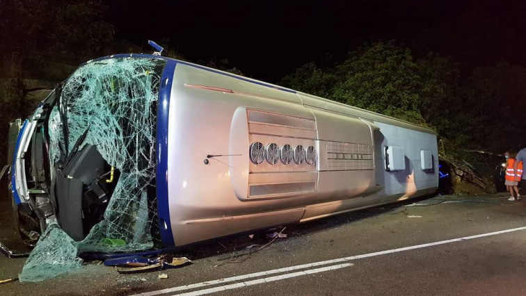 Un caballo choca contra un autobús de PSA Citroën provocando varios heridos graves