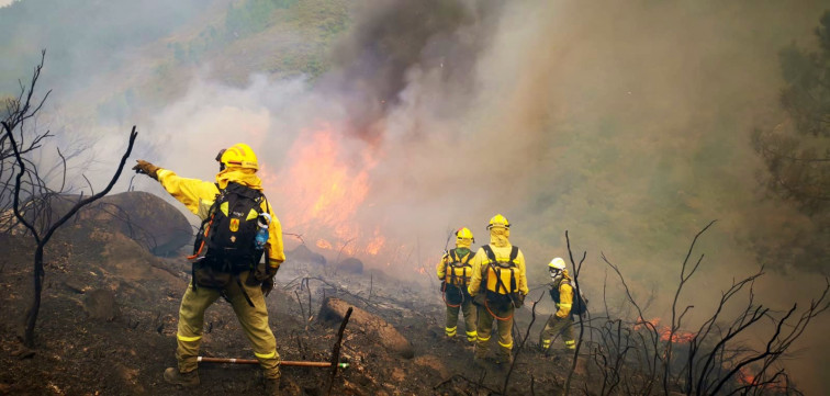 Declarado un incendio en Muíños y que afecta al parque natural de O Xurés después de entrar desde Portugal