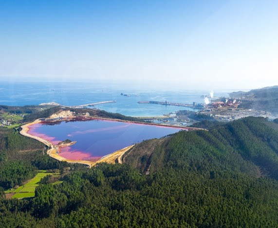 Balsa de lodos de Alcoa en San Cibrao