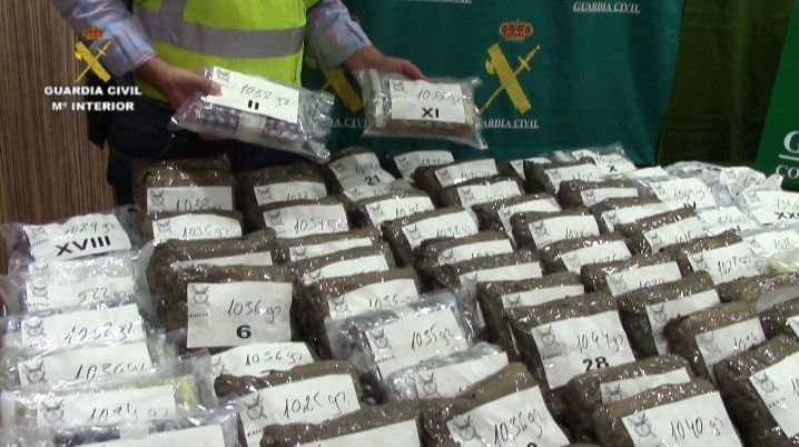 La Guardia Civil se incauta de 71 kilos de hachís y detiene a cuatro personas por un delito de tráfico de drogas