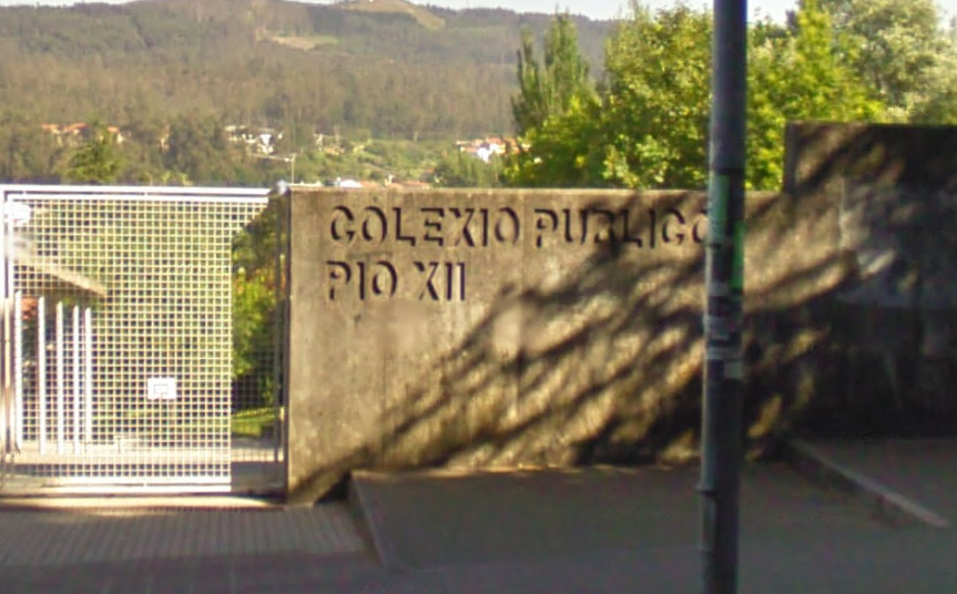 Entrada al CEIP Pu00eco XII de Santiago en una imagen de Google Street View