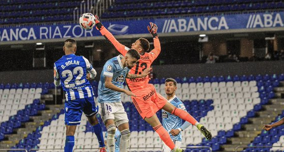 ​El Dépor de Fernando Vázquez obligado a un giro de timón tras el naufragio ante el Celta B