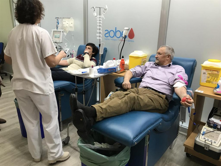 Llamamiento a donar sangre, sobre todo A+ y O-, cuyas reservas están bajas en Galicia