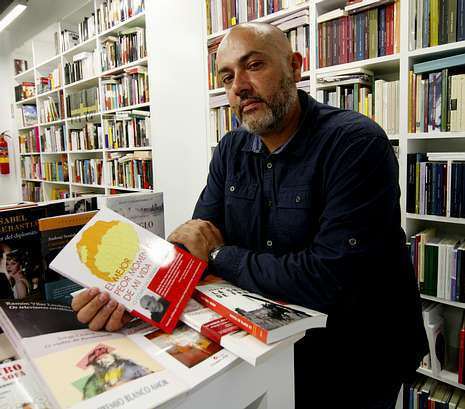 ​La Facultad de Periodismo de Santiago dedica un aula a Nacho Mirás