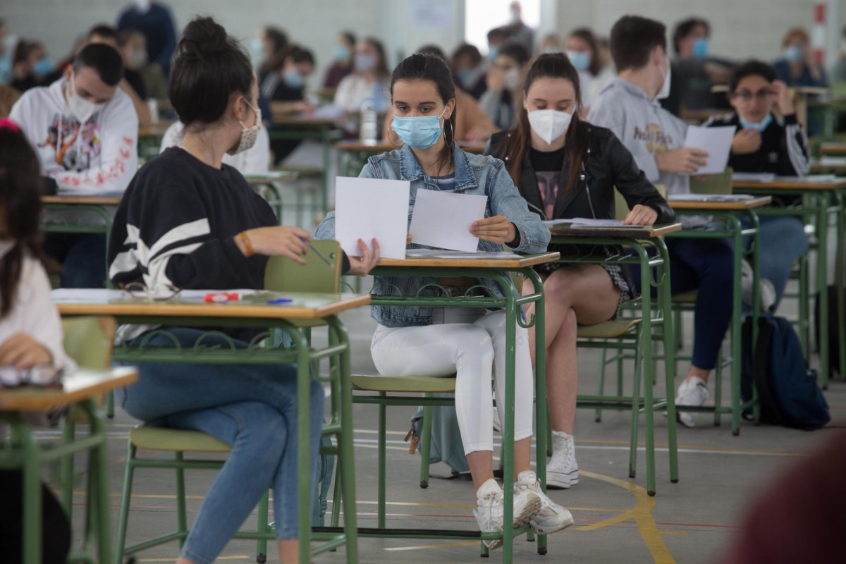 Estudiantes de bachillerato en un instituto de Viveiro