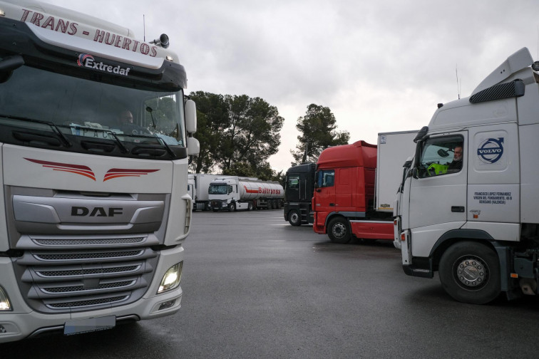 No tenemos dónde comer, protestan camioneros tras el cierre de toda la hostelería en Galicia