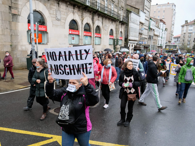 Profesora del colegio de Santiago La Salle encabezó marcha negacionista, denuncian padres