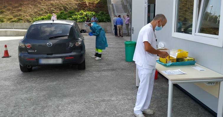 30 positivos de cepa brasileña provocan un macrocribado covid en Vigo un día después del alivio de restricciones