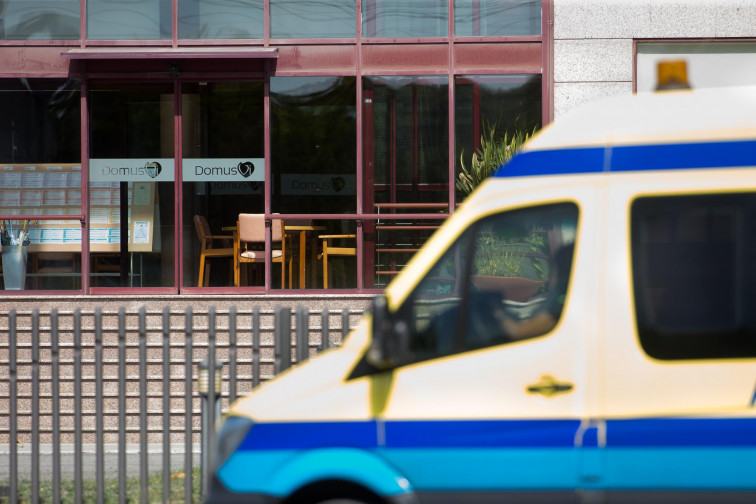 Accidente mortal en Cangas: una persona fallecida al caer por un terraplén con el coche en el que circulaba