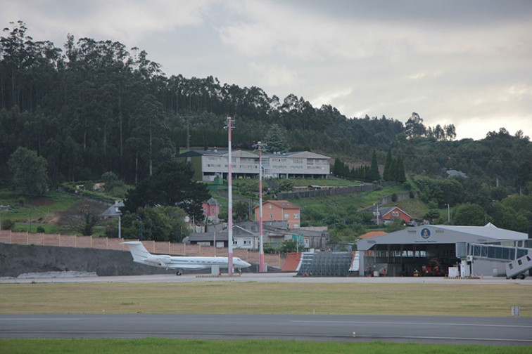 Amenaza de bomba en un avión de Volotea Bilbao - A Coruña desata plan de emergencia en Alvedro