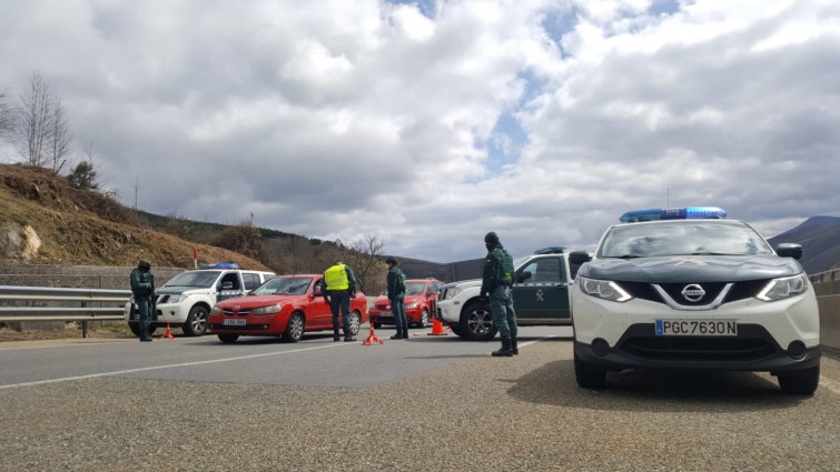 Madrileño sorprendido entrando en Galicia se fuga en sentido contrario por la Autovía A-6