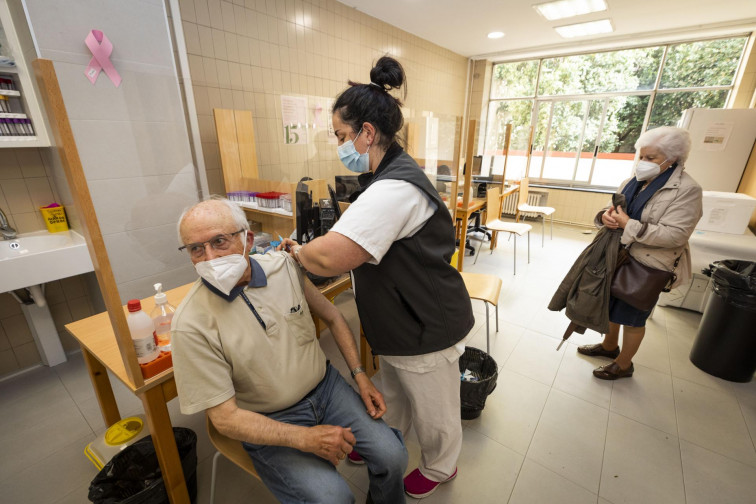 17.500 gallegos mayores de 80 están sin vacunar, muchos dependientes que no pueden ir al médico