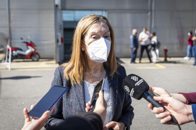 La vicepresidenta segunda del Congreso de los Diputados, Ana Pastor, realiza una intervención en los medios de comunicación tras vacunarse contra el COVID-19 en el recinto ferial de Pontevedra, en Pontevedra, (Galicia/España) a 17 de abril de 2021. Los nu