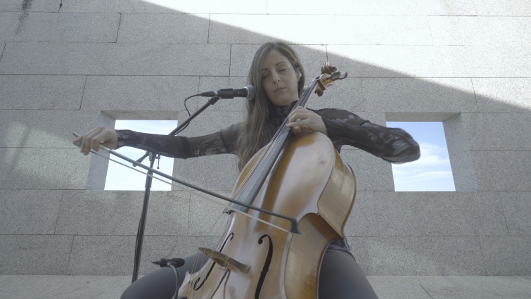 (VÍDEO) Margarida Mariño homenajea los 'Tigres coma cabalos' de Xela Arias con su chelo y música electrónica