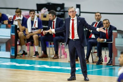 ​El Obradoiro amarra la permanencia en el que podría ser el último año de Moncho Fernández