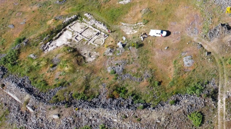 Empieza la recuperación del Castro de San Millao, uno de los más relevantes de la arqueología e historia de Galicia