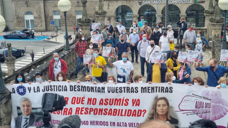 Ocho años y cuatro gobiernos después, las víctimas del Alvia siguen clamando justicia