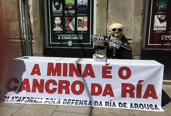 Activistas de toda la Península se reúnen en Touro para abordar estrategias contra la minería