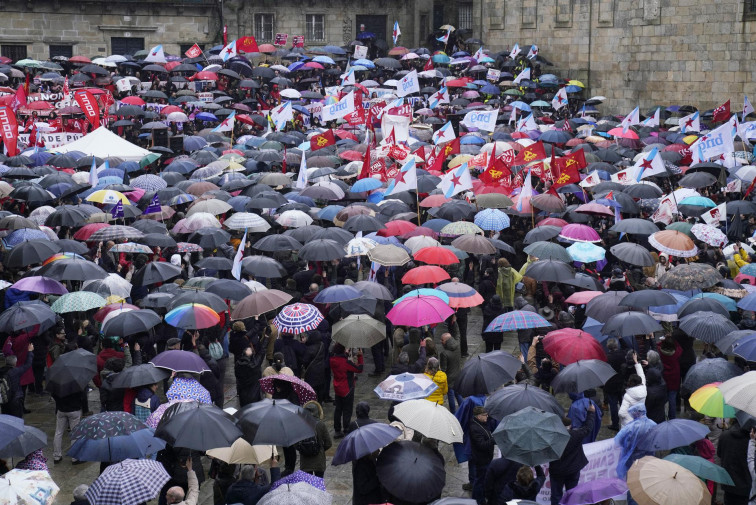 Manifestación para que el SERGAS contrate más médicos de familia y pediatras convocada por SOS Sanidade Pública