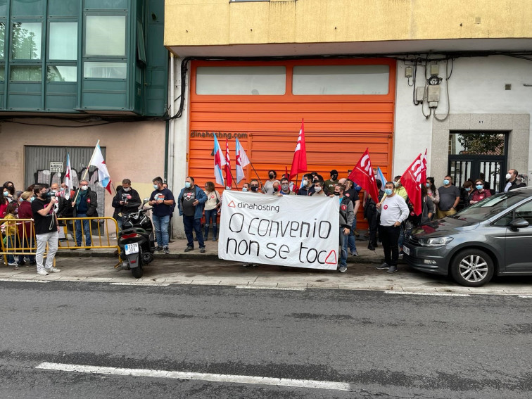 Protestas por las condiciones laborales en el registrador de internet y proveedor de hosting Dinahosting