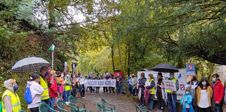 El rural en gallego en pie. Marcha contra el megaproyecto de Parque Eólico Caaveiro.