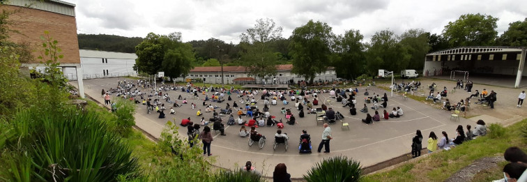 Brote en una escuela de Caldas de Reis evidencia el atraso con el que la Xunta informa de los casos covid