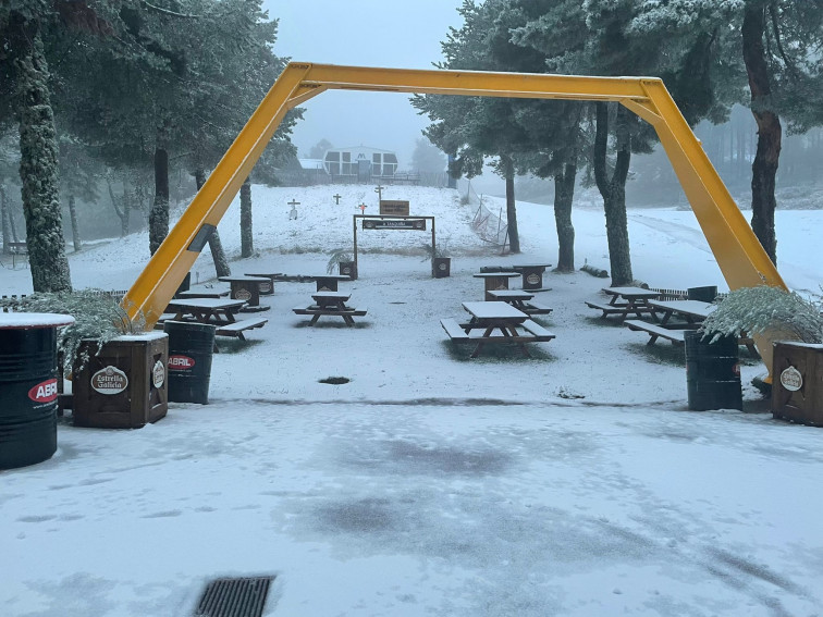 Fiasco en Manzaneda: la estación de esquí no reabrirá al derretirse la nieve por la lluvia