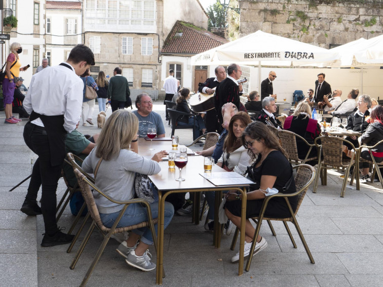 Turistas y comercio en Santiago: una historia poco amorosa