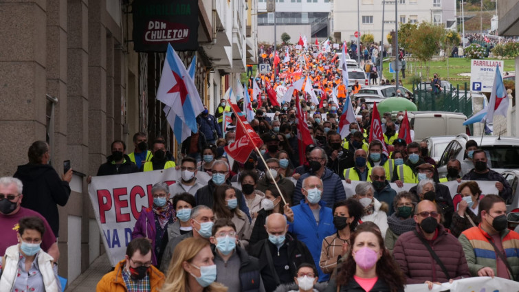 Éxito de la huelga general en A Mariña contra el cierre de Alcoa y multitudinaria manifestación en Burela