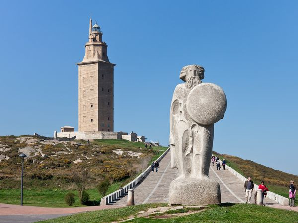 La Torre de Hércules reabrirá sus puertas al público este fin de semana después de meses clausurada