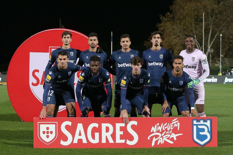 Portugal detecta el primer gran brote de la variante ómicron en el equipo de fútbol de Os Belenenses