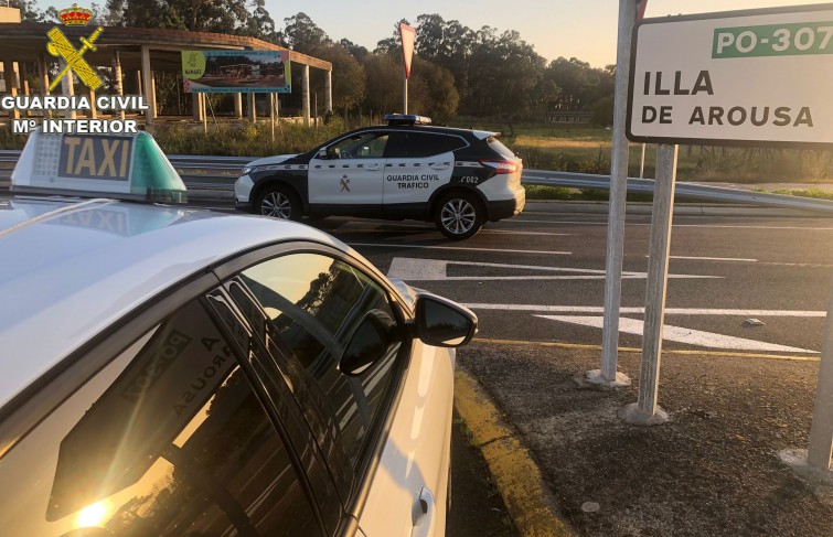 Sorprendido en O Salnés un taxista borracho y drogado transportando un pasajero a la Illa de Arousa