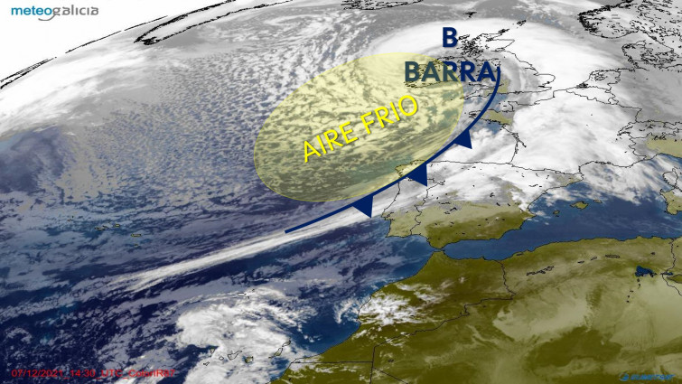 La borrasca Barra causa rachas de viento de 140 km/h en A Mariña y fuertes lluvias en Pontevedra